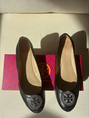 Tory Burch Black Leather Logo-Embellished Ballet Flats